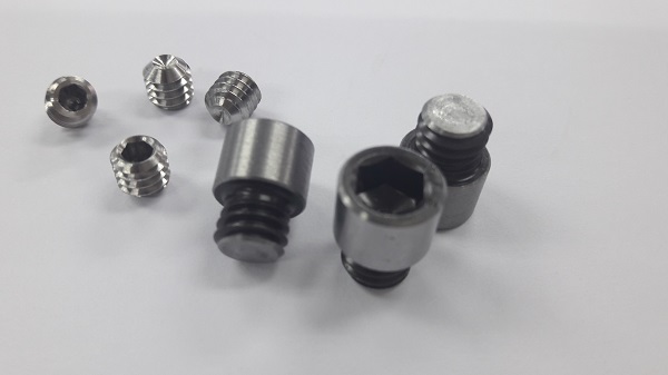 screws with alloy material